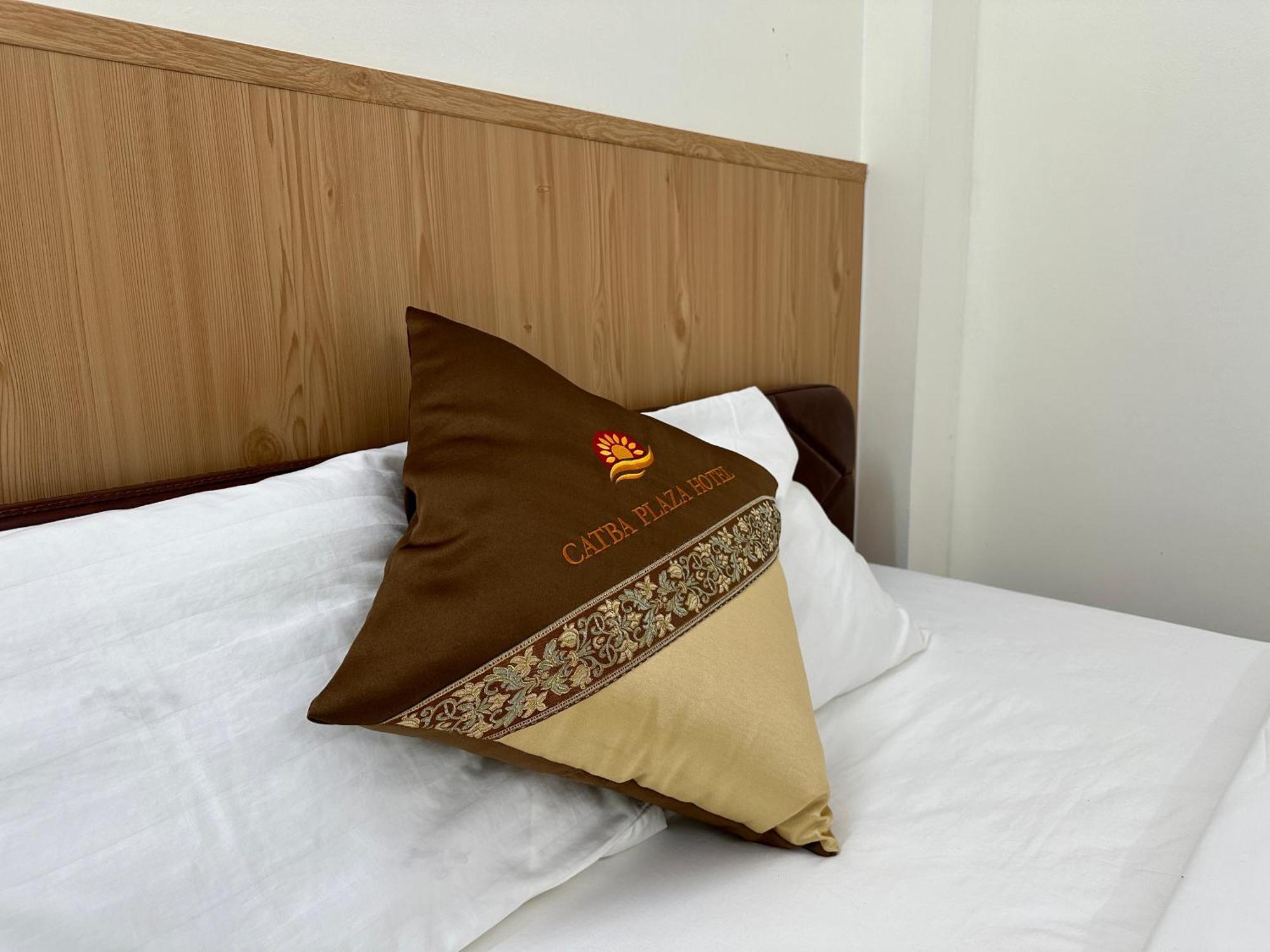 Cat Ba Plaza Hotel Dong Khe Sau Exterior foto